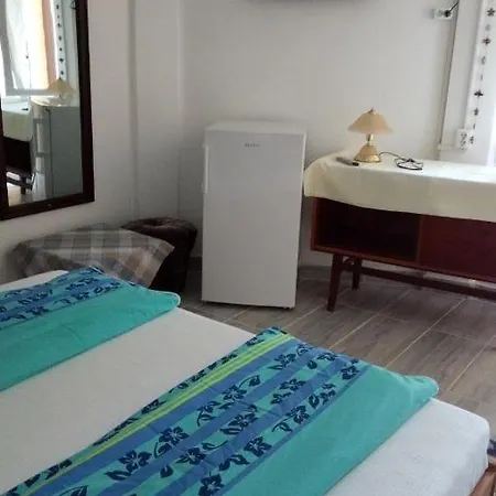 Gillda Gazde/Camere de închiriat Costineşti